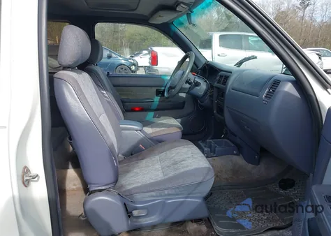 1998 Toyota Tacoma из США, поврежденный, VIN 4TAVL52N3WZ028913